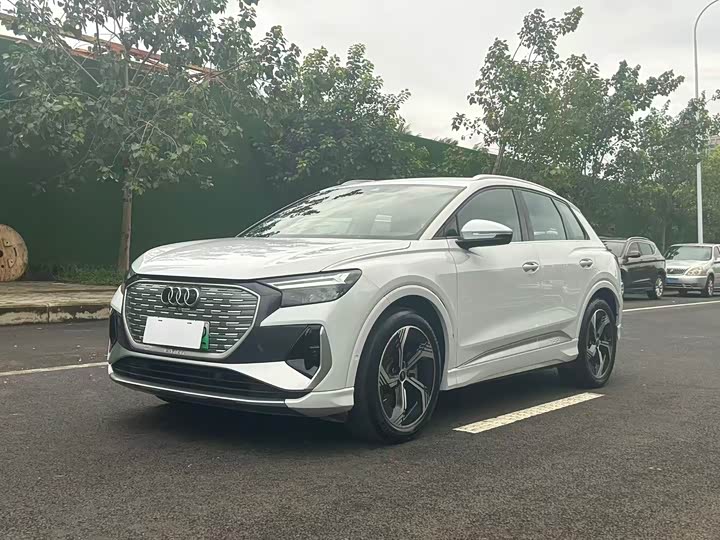 Фото 1 - Audi Q4 e-tron