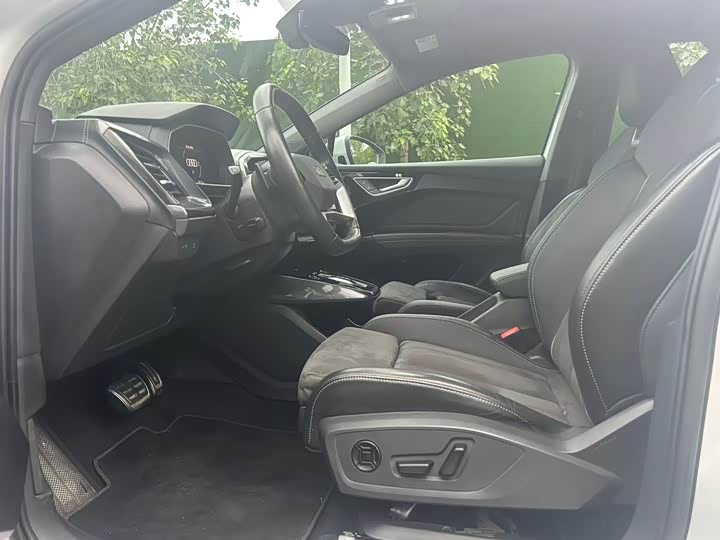 Фото 4 - Audi Q4 e-tron