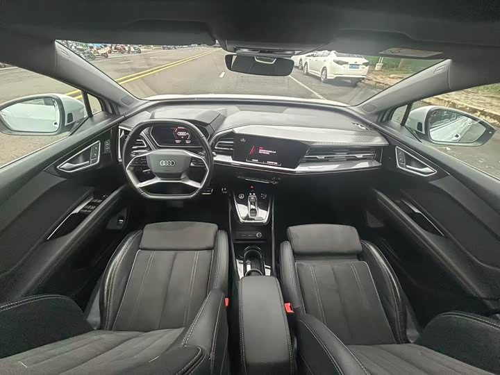 Фото 5 - Audi Q4 e-tron