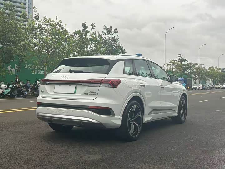 Фото 9 - Audi Q4 e-tron