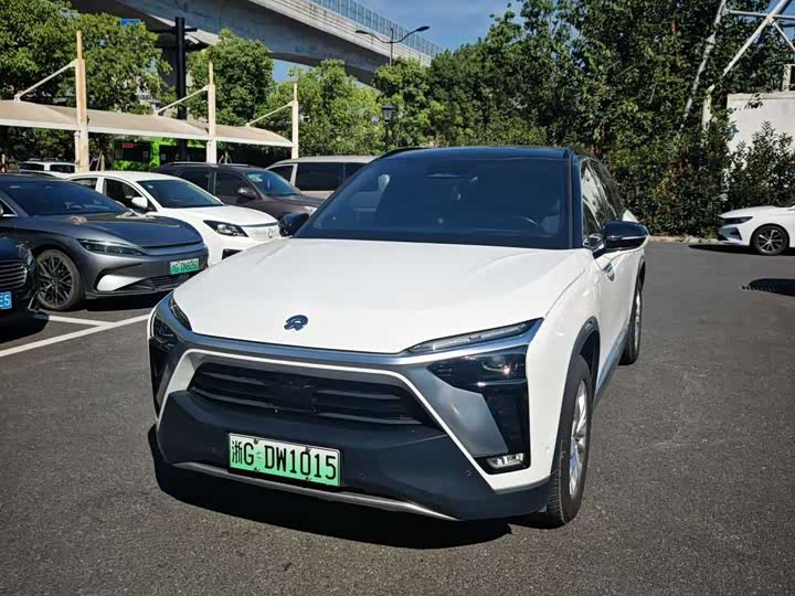 Фото 1 - Nio ES8