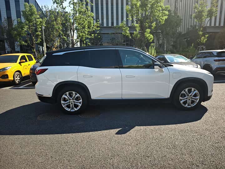 Фото 10 - Nio ES8