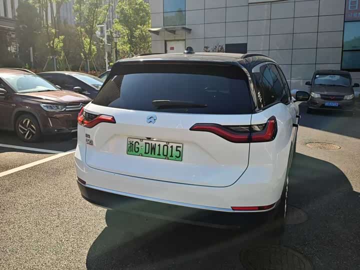 Фото 7 - Nio ES8