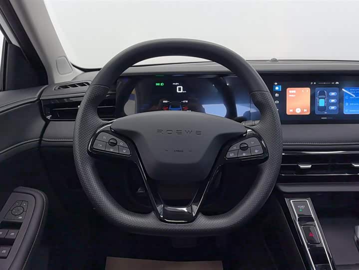 Фото 15 - Roewe i5