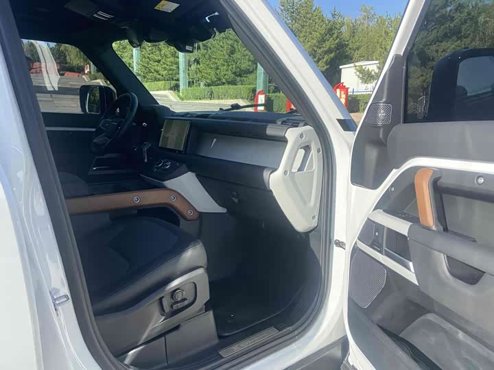 Фото 13 - Land Rover Defender