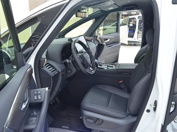 Фото 4 - Toyota Vellfire