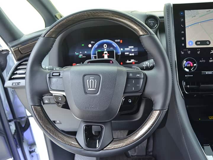 Фото 9 - Toyota Vellfire