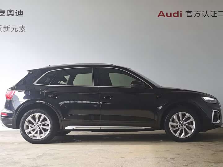 Фото 2 - Audi Q5L