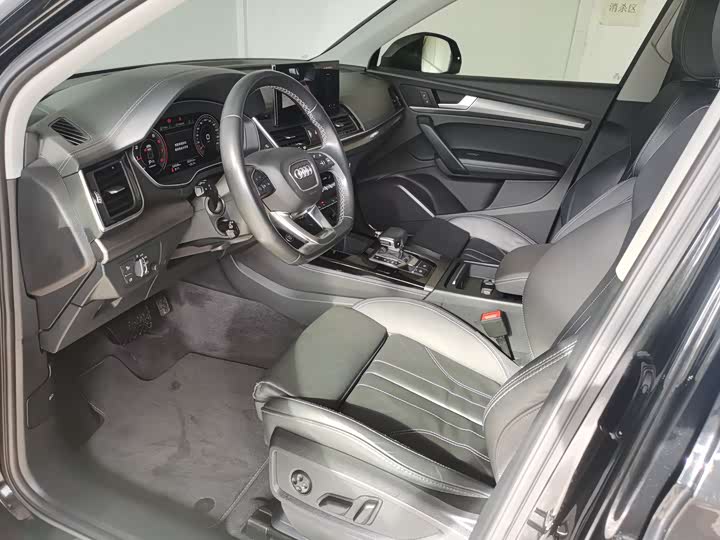 Фото 9 - Audi Q5L