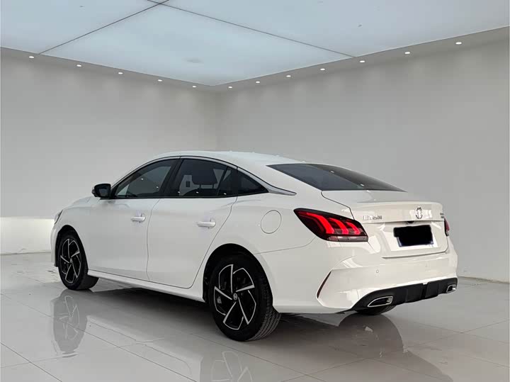 Фото 16 - MG Motor 5