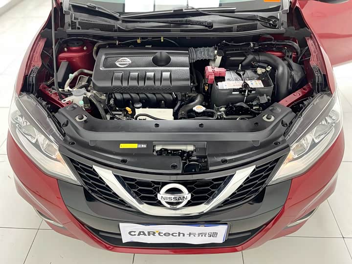 Фото 10 - Nissan Tiida