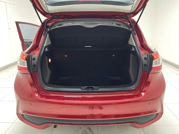 Фото 15 - Nissan Tiida