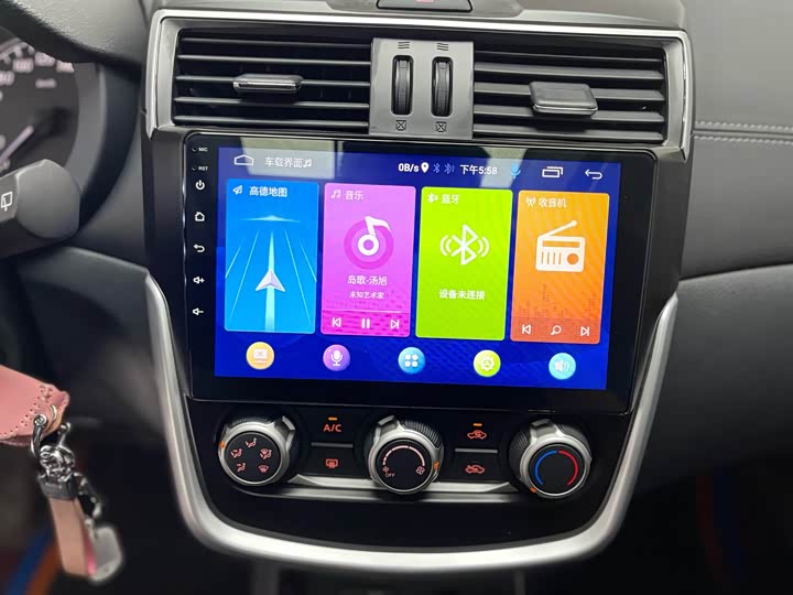 Фото 21 - Nissan Tiida