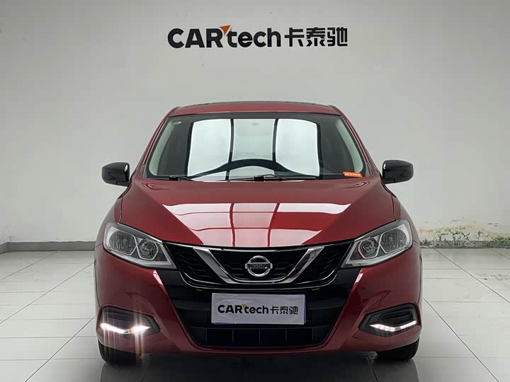 Фото 9 - Nissan Tiida