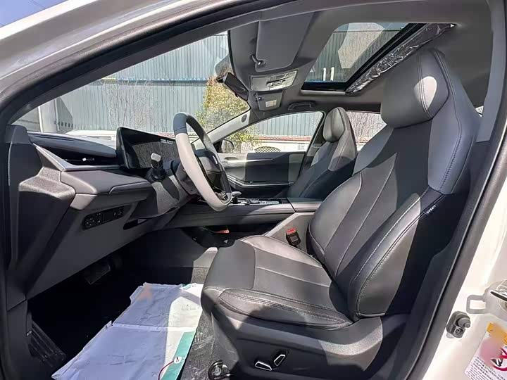 Фото 10 - Changan Raeton Plus