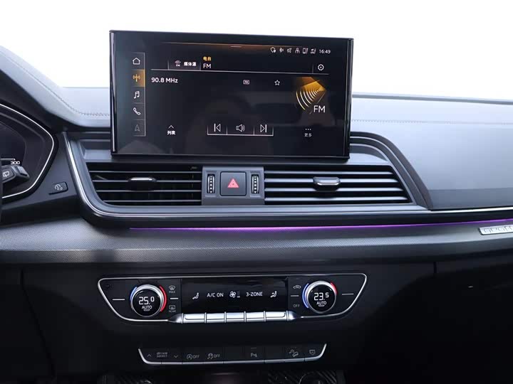 Фото 10 - Audi Q5L