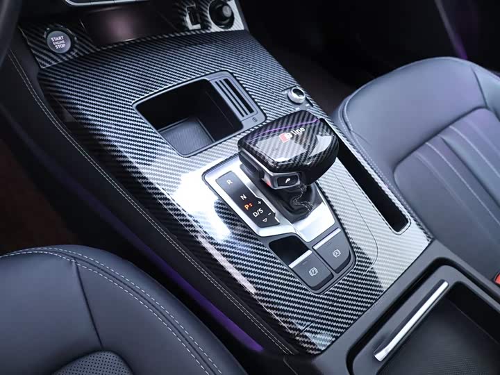 Фото 11 - Audi Q5L