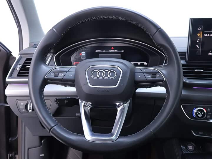 Фото 16 - Audi Q5L