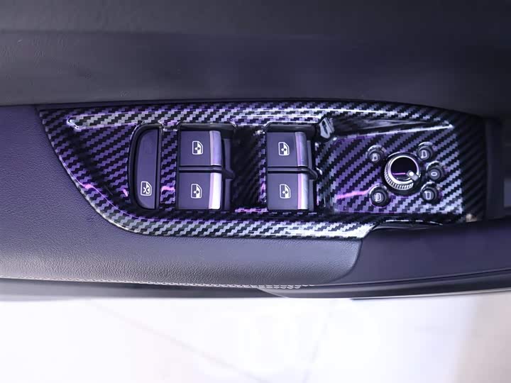 Фото 17 - Audi Q5L