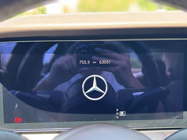 Фото 14 - Mercedes-Benz E-Class