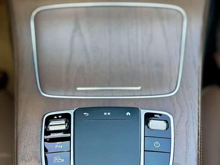 Фото 19 - Mercedes-Benz E-Class