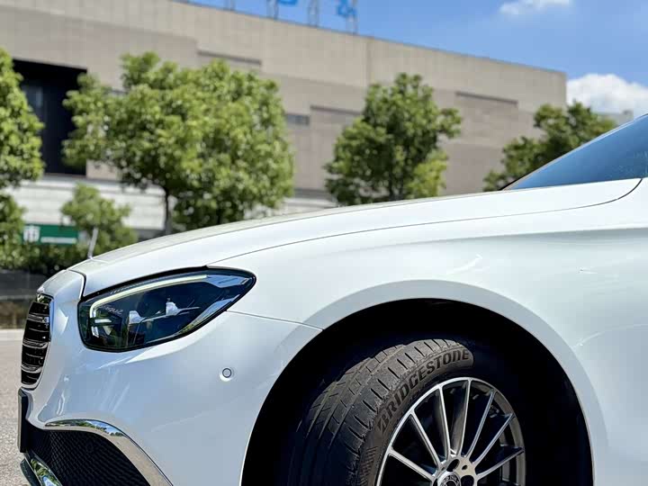 Фото 21 - Mercedes-Benz E-Class