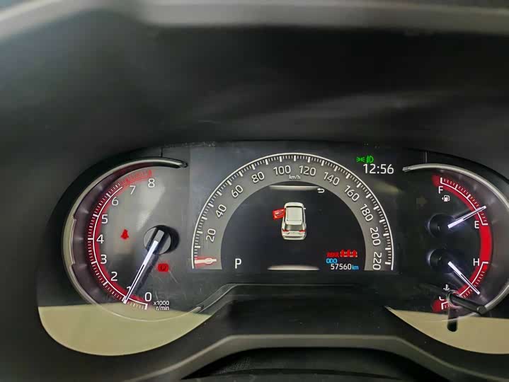 Фото 6 - Toyota RAV4