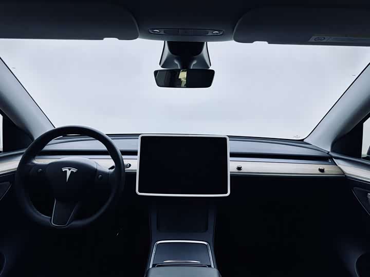 Фото 8 - Tesla Model Y