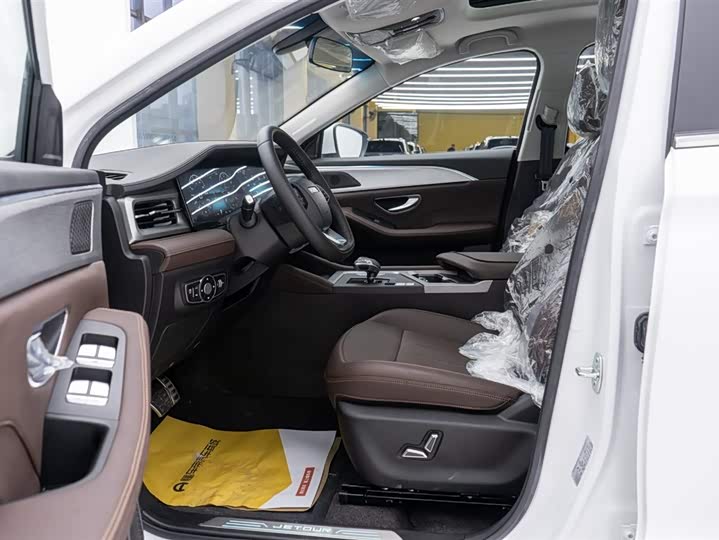 Фото 22 - Jetour X95