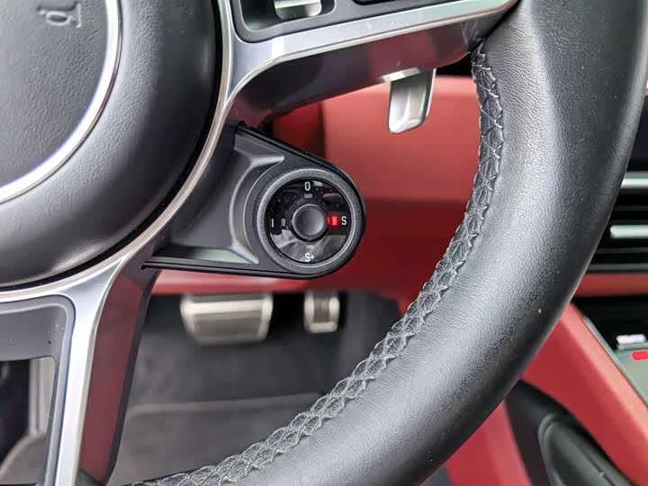 Фото 16 - Porsche Cayenne