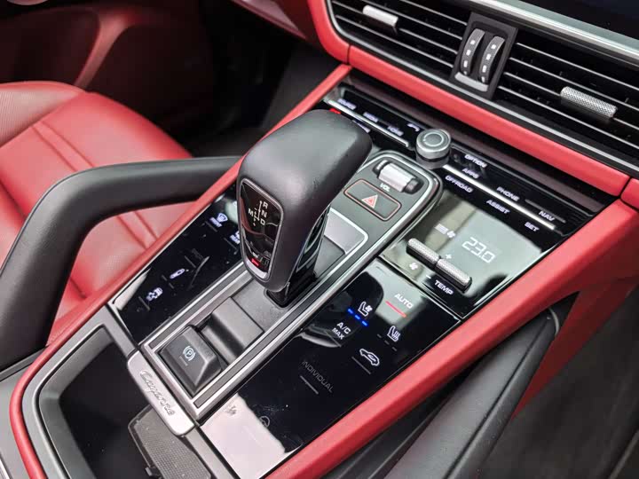 Фото 22 - Porsche Cayenne