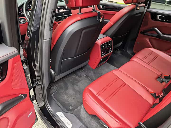 Фото 23 - Porsche Cayenne