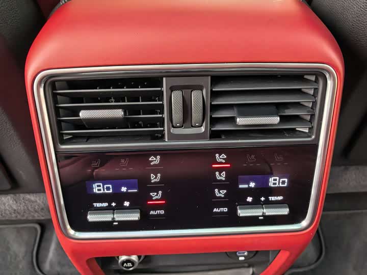 Фото 28 - Porsche Cayenne