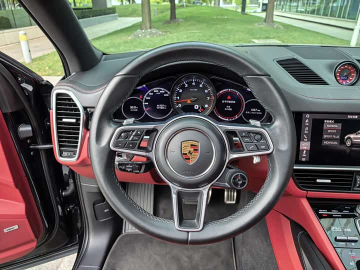 Фото 30 - Porsche Cayenne
