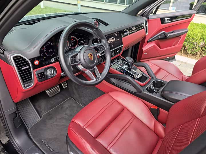 Фото 31 - Porsche Cayenne