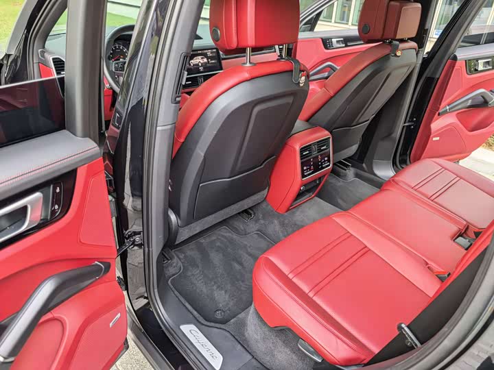 Фото 32 - Porsche Cayenne