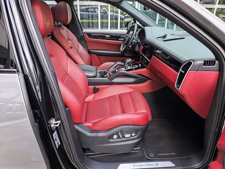 Фото 46 - Porsche Cayenne