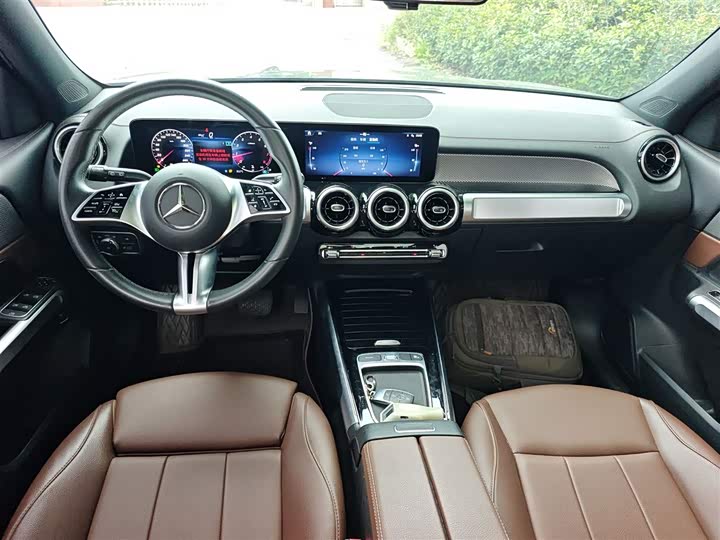 Фото 10 - Mercedes-Benz GLB-Class