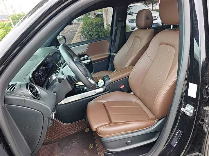 Фото 15 - Mercedes-Benz GLB-Class