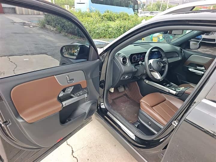 Фото 16 - Mercedes-Benz GLB-Class