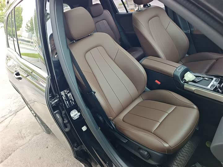 Фото 25 - Mercedes-Benz GLB-Class