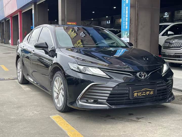 Фото 3 - Toyota Camry