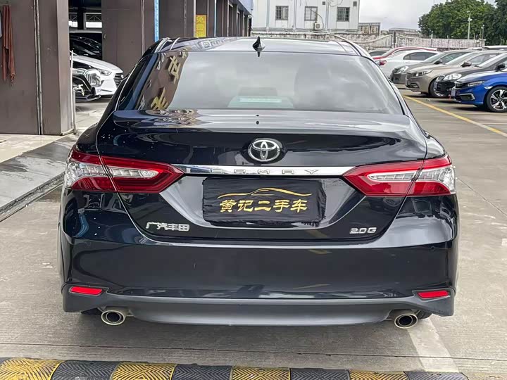 Фото 5 - Toyota Camry