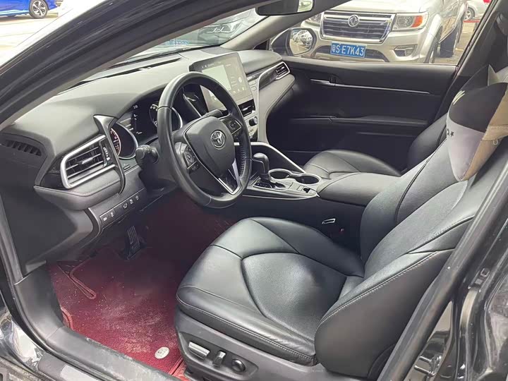 Фото 7 - Toyota Camry