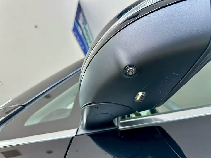 Фото 26 - Mercedes-Benz V-Class