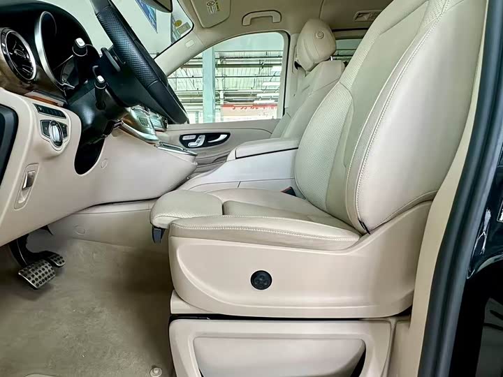 Фото 5 - Mercedes-Benz V-Class