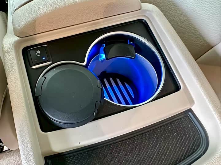 Фото 9 - Mercedes-Benz V-Class