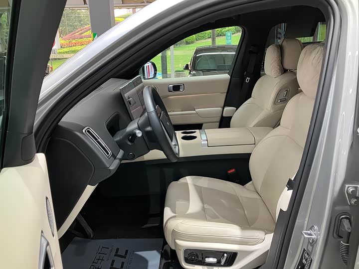 Фото 13 - LiXiang L7