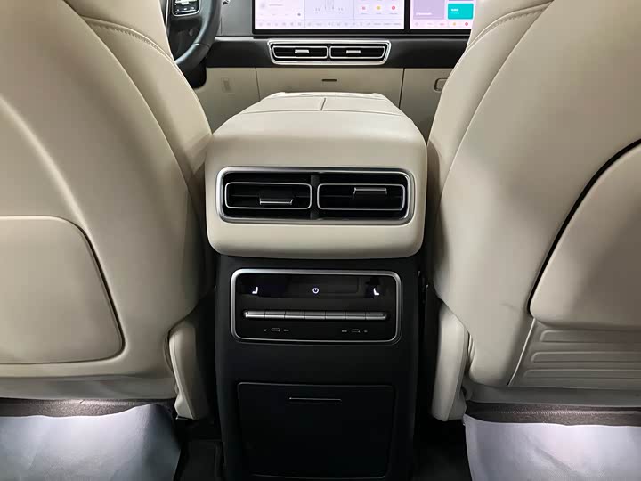 Фото 15 - LiXiang L7