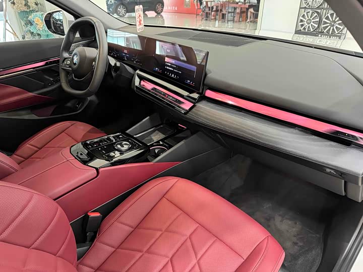 Фото 10 - BMW 5 Series